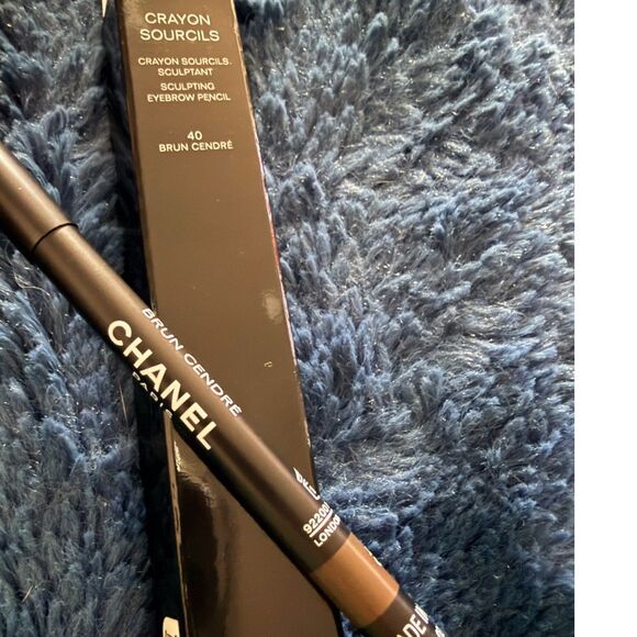 NIB CHANEL CRAYON SOURCILS Sculpting Eyebrow Pencil 40 Brun Cendre - Picture 1 of 9